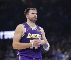 开云APP-沃特森：东契奇是最疯狂的进攻球员之一 他能把比赛分析得很透彻