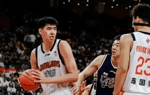 开云APP-徐昕动态更新！众多NCAA名校向徐昕发邀请，但本人仍在国家队训练