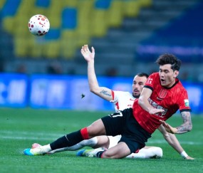 一场1-0，让中超榜首易主，神仙进球诞生：第79分钟角球破门绝杀