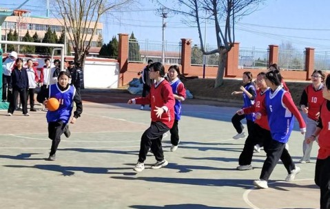 kaiyun.com-顺义村校办起女生专属的“橄榄球班超”|顺义区张镇中学|北京市|学校|联赛|赛事_新浪新闻
