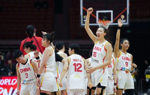 开云官网-女篮开门红！3大中锋轰47分太无解 张子宇11分钟砍12+3手握5优势