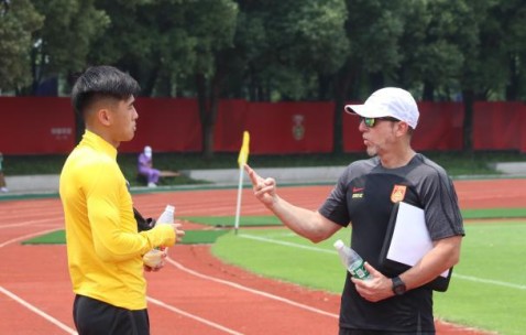 开云官网-戴伟浚场上场下获主帅“优待” 10号位竞争高手如云