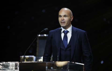 开云APP-伊涅斯塔：亚马尔有惊人天赋，他完全有能力成为独一无二的球员